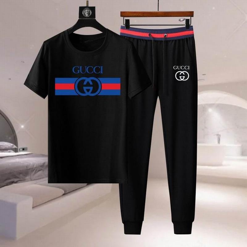 Gucci Men's Suits 615